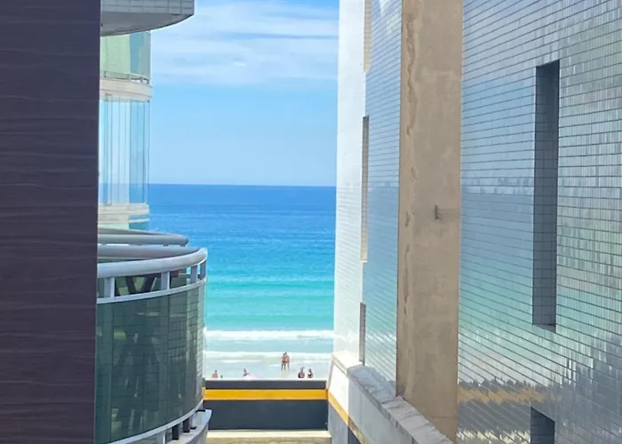 Apartamento Cabo Frio Praia do Forte pé na areia