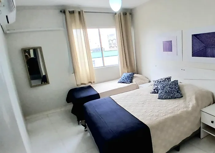 Apt Beira Mar Praia Forte WiFi Ar Garagem Lavaroupa